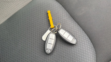 Nissan Qashqai 1.3 DiG-T N-Connecta 5dr [Glass Roof Pack] Petrol Hatchback